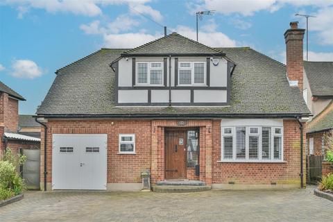 3 bedroom detached house for sale, St. Nicholas Grove, Ingrave, Brentwood