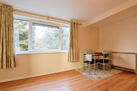 1 bedroom flat to rent, Tilehurst Court, Kersal Way, Salford, M7
