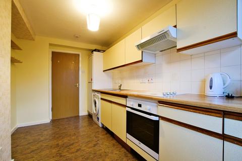 1 bedroom flat to rent, Tilehurst Court, Kersal Way, Salford, M7