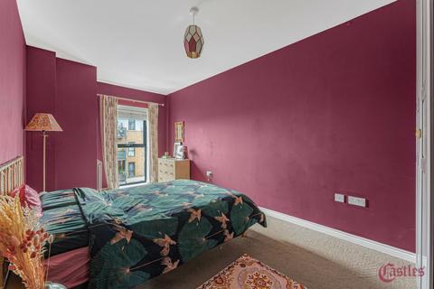 undefined, Bellevalia Court, E5