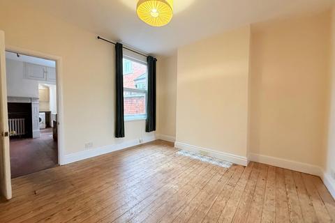 3 bedroom terraced house to rent, Cambridge Street, Wolverton