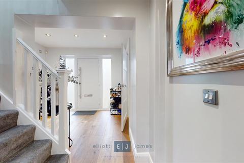 3 bedroom semi-detached house for sale, Knights Walk, Abridge Romford RM4