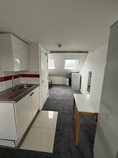 undefined, Kings Avenue, Hounslow TW3