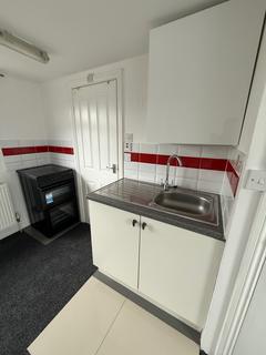 undefined, Kings Avenue, Hounslow TW3