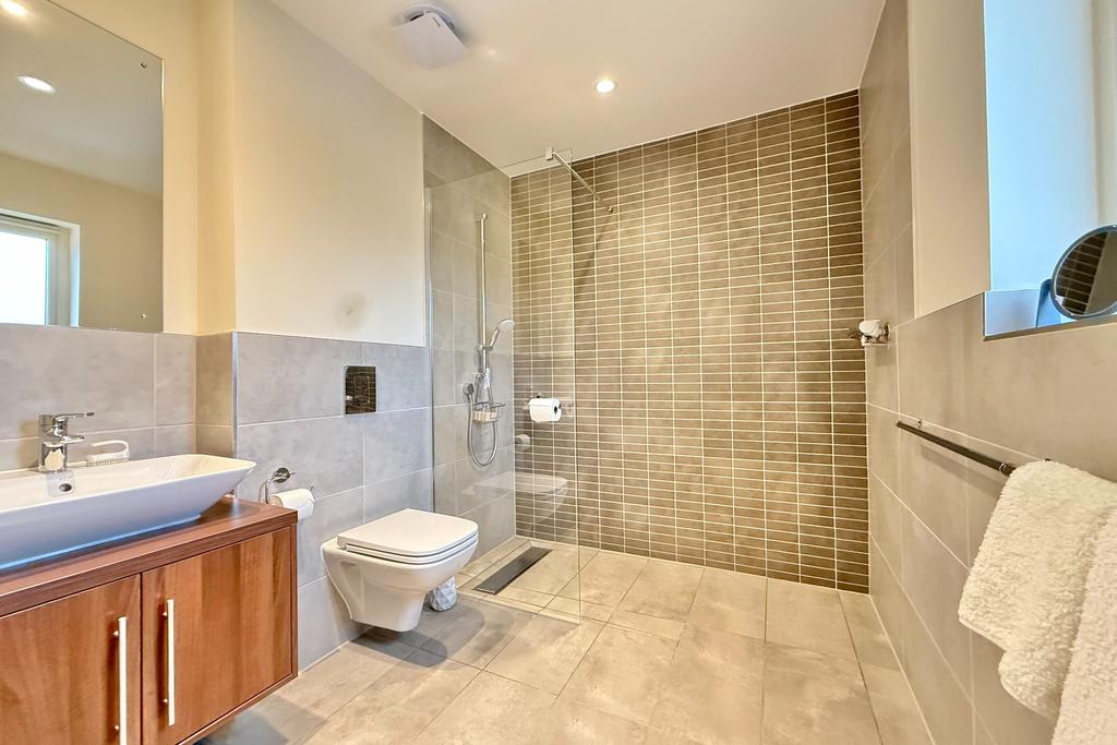 Ensuite