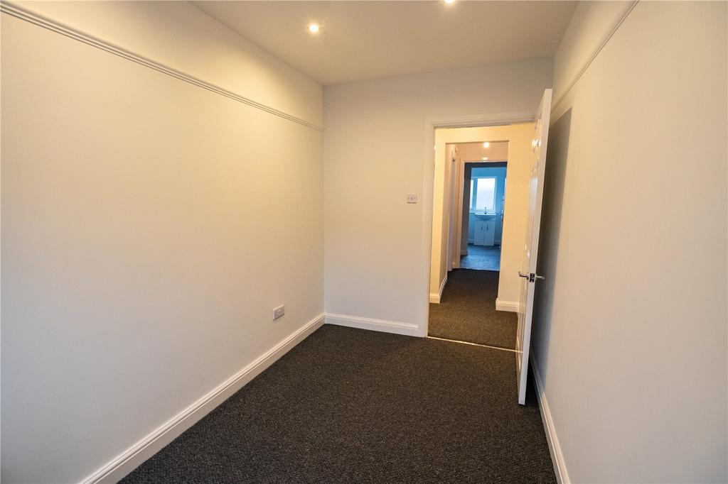 Bedroom 2 (2)