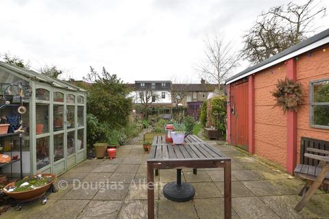 3 bedroom semi-detached house for sale, Broomhill Road, Ilford, Essex