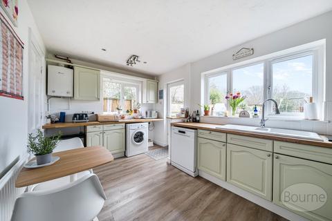 4 bedroom detached house for sale, Woodlark Gardens, Petersfield, Hampshire, GU31