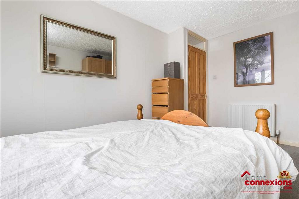 Bedroom One (3)