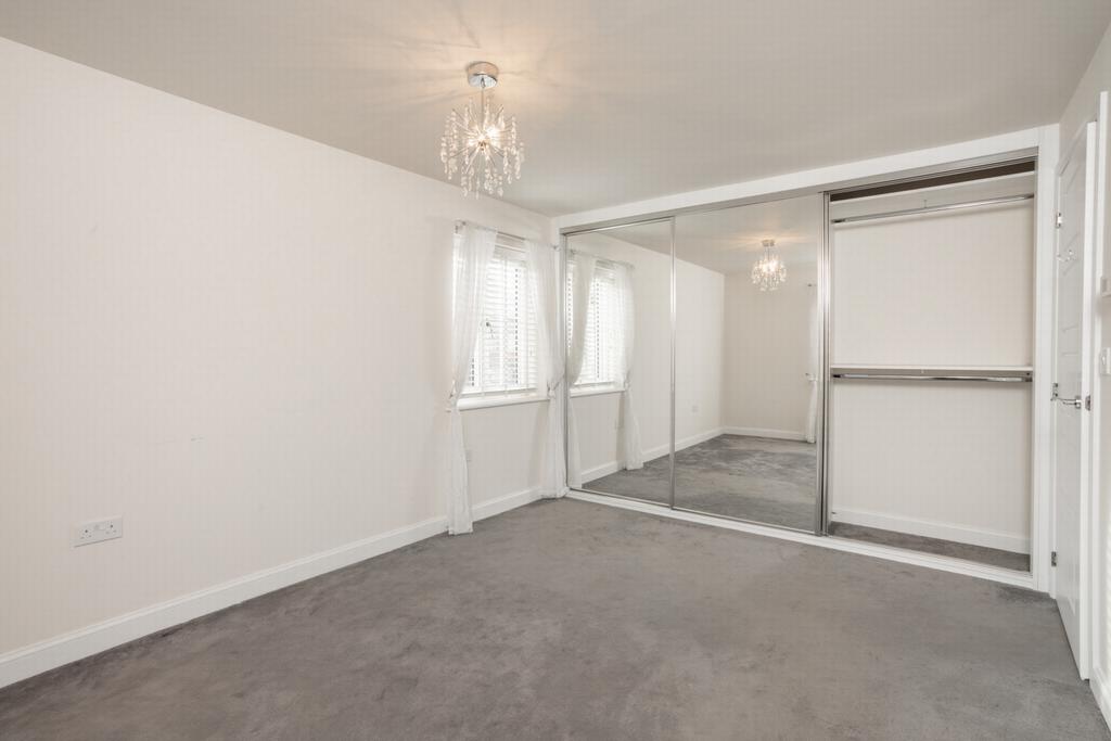 Principal bedroom