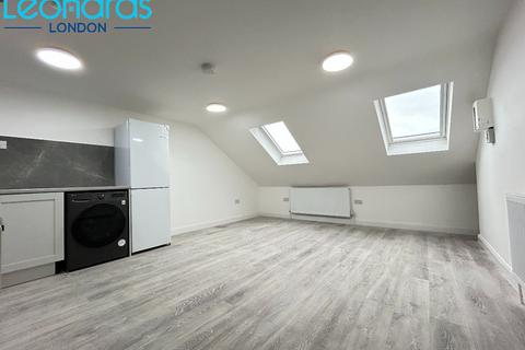 1 bedroom apartment to rent, Robinson Road, London