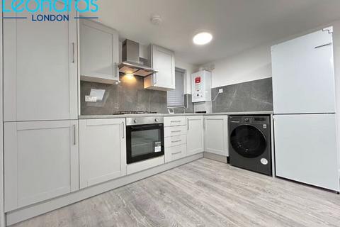 1 bedroom apartment to rent, Robinson Road, London