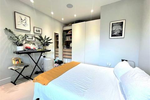 1 bedroom flat to rent, Peckham Road, Camberwell, London, SE5