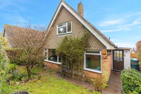 Den Hill, Eastbourne BN20