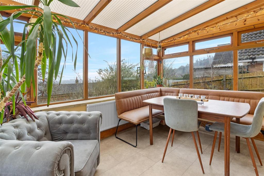 Sun Room/Dining Area