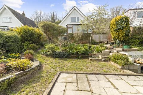 Den Hill, Eastbourne BN20
