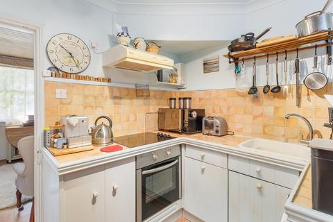 undefined, Sun Hill, Cowes, Isle Of Wight, PO31