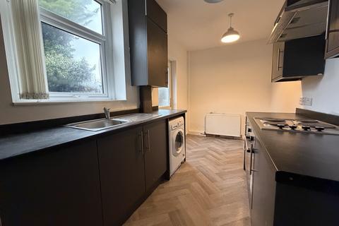 3 bedroom semi-detached house to rent, Flodden Street, Newcastle upon Tyne NE6