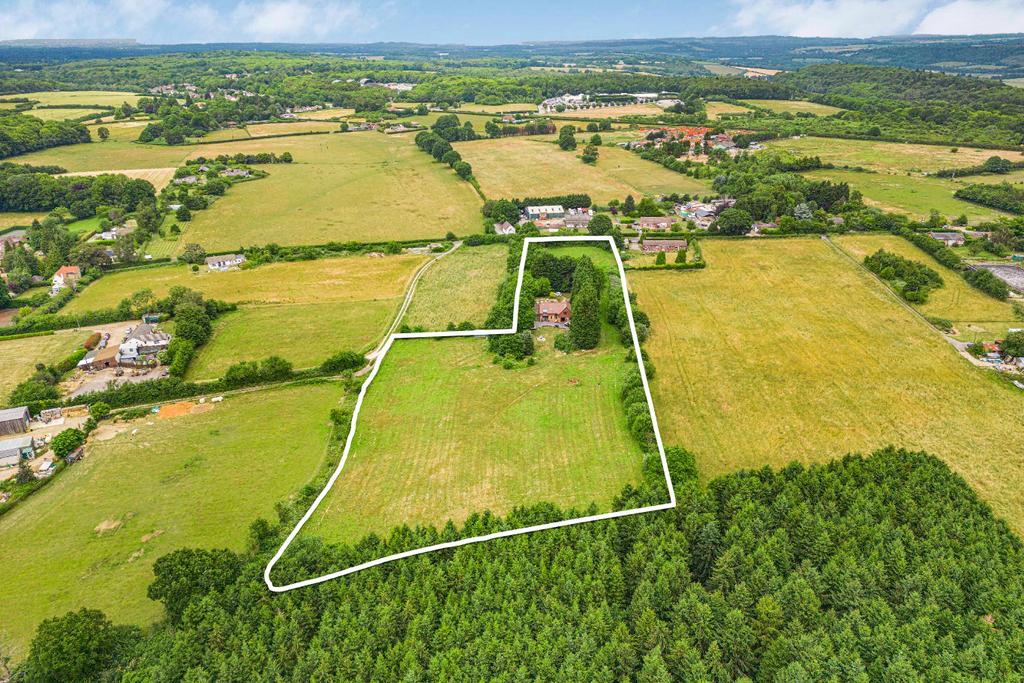 Oakside sits within 4.94 acres of land.