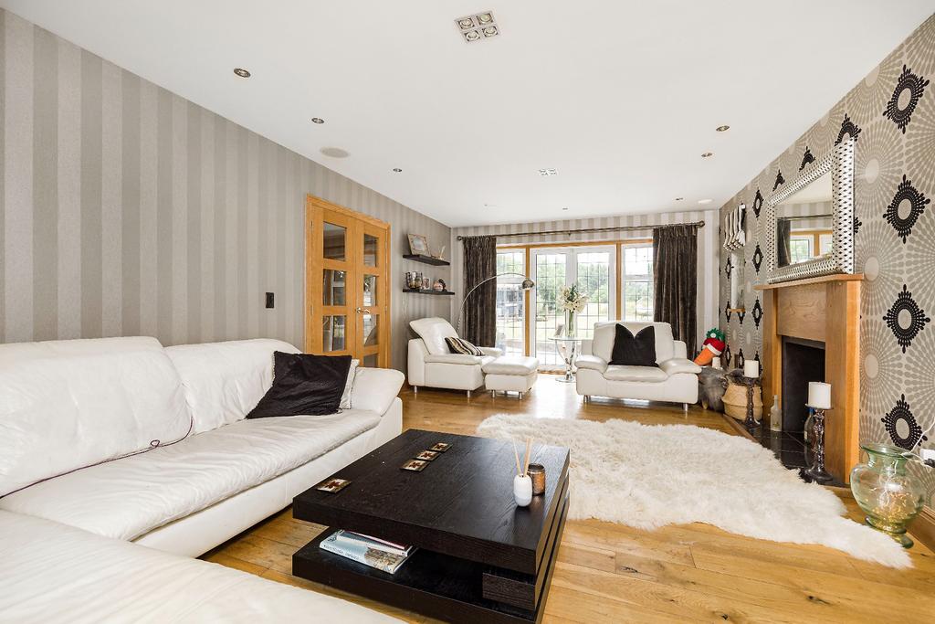 Lounge.