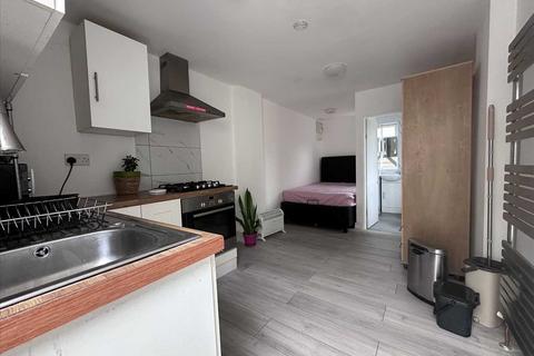 Dudley Avenue, Stanmore