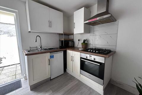 1 bedroom apartment to rent, Dudley Avenue, Stanmore