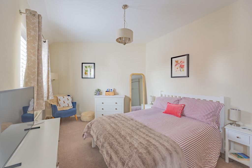 Ewemove Taunton - Nichol Place (1)