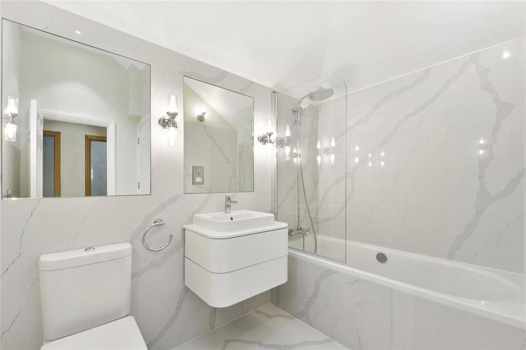 Principal Bathroom