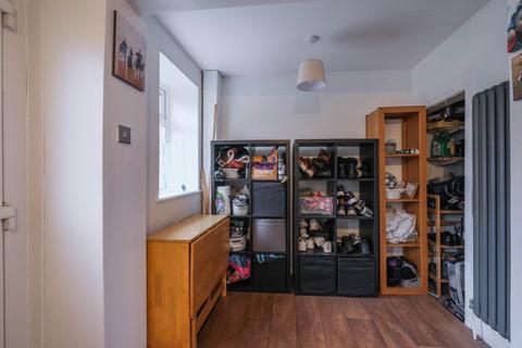 3 bedroom terraced house for sale, Coniston Road, Holmfirth HD9
