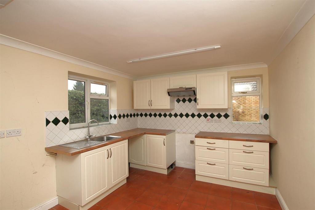 Kitchen - 1.JPG