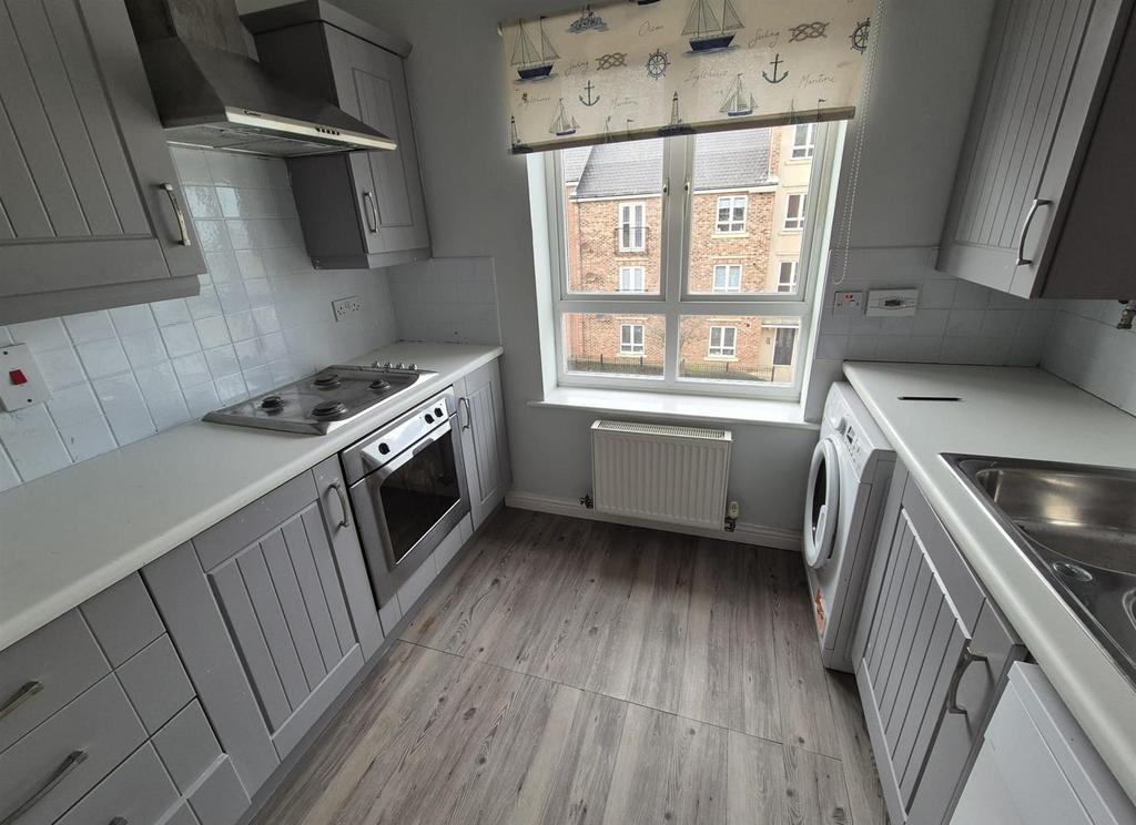 5 Seawinnings kitchen .jpg