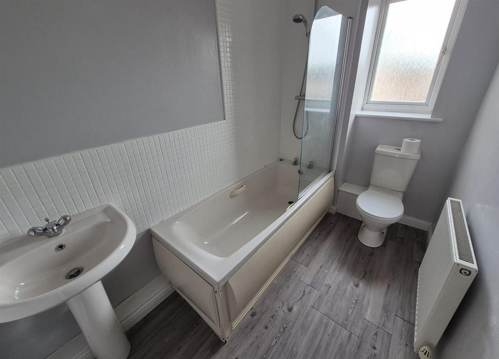 5 seawinnings bathroom .jpg