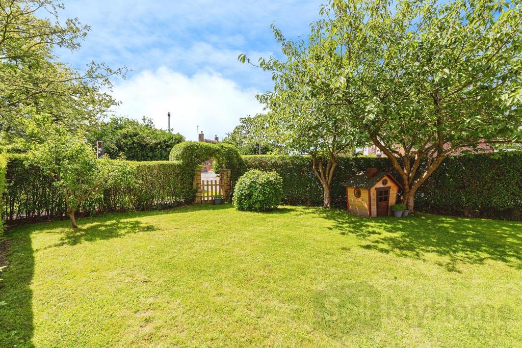 Front, side &amp; rear garden