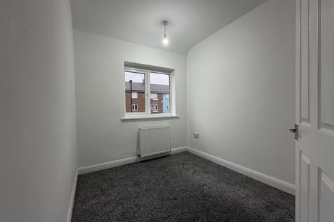3 bedroom terraced house to rent, Brampton Avenue, Newcastle upon Tyne NE6