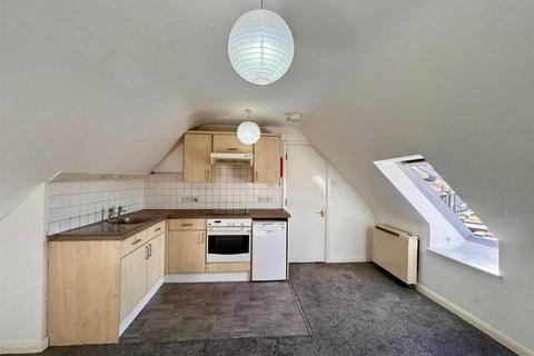 1 bedroom apartment to rent, Manor Parade, Hatfield