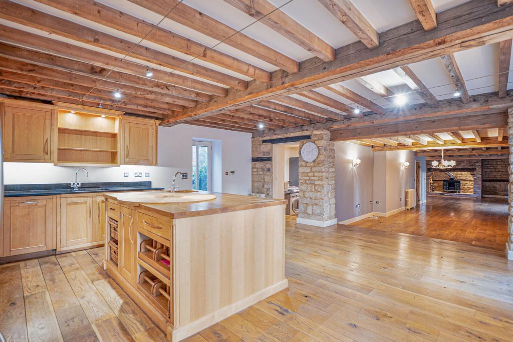 Kitchen/Breakfast Area