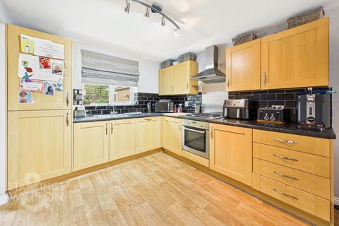 4 bedroom detached house for sale, Silvo Road, Queens Hills, Norwich