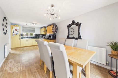 4 bedroom detached house for sale, Silvo Road, Queens Hills, Norwich
