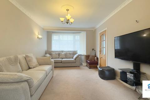 5 bedroom semi-detached house for sale, Sidmouth Avenue, Leicester LE5