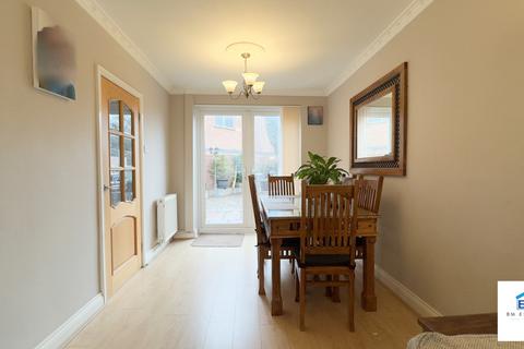 5 bedroom semi-detached house for sale, Sidmouth Avenue, Leicester LE5