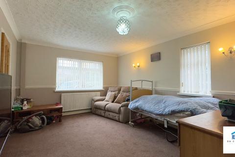5 bedroom semi-detached house for sale, Sidmouth Avenue, Leicester LE5
