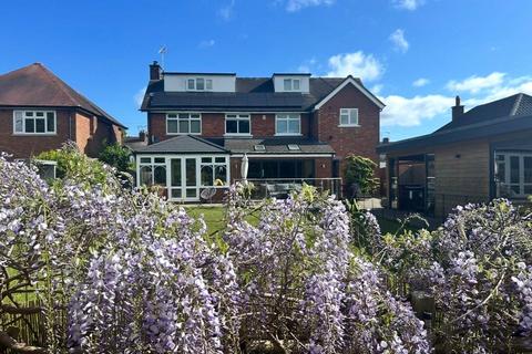 undefined, Manor Way, Cheshire CW2