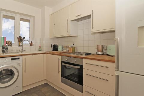 2 bedroom apartment for sale, Stanley Close, London SE9