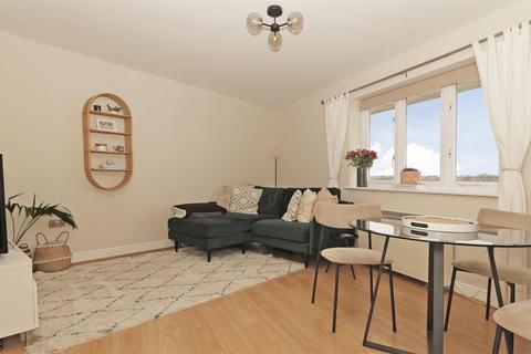 2 bedroom apartment for sale, Stanley Close, London SE9