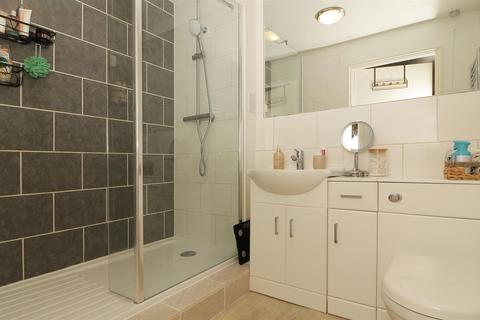 2 bedroom apartment for sale, Stanley Close, London SE9