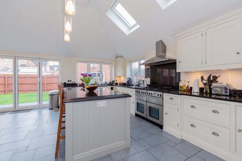 undefined, Parsons Road, Langley SL3