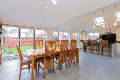 undefined, Parsons Road, Langley SL3
