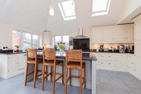 undefined, Parsons Road, Langley SL3