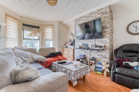 5 bedroom end of terrace house for sale, Kent Square, Great Yarmouth