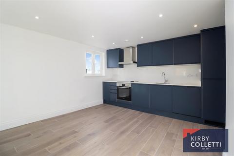 1 bedroom barn conversion to rent, New Road, Ware